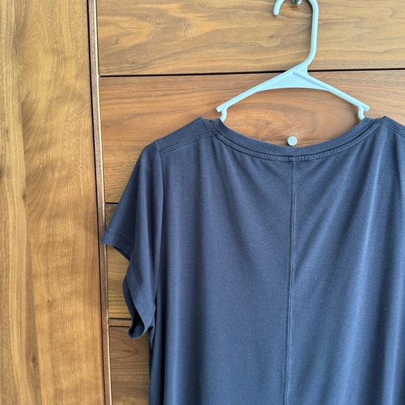 Athleta Women's Charcoal Short Sleeve Tee - Picture 9 of 9